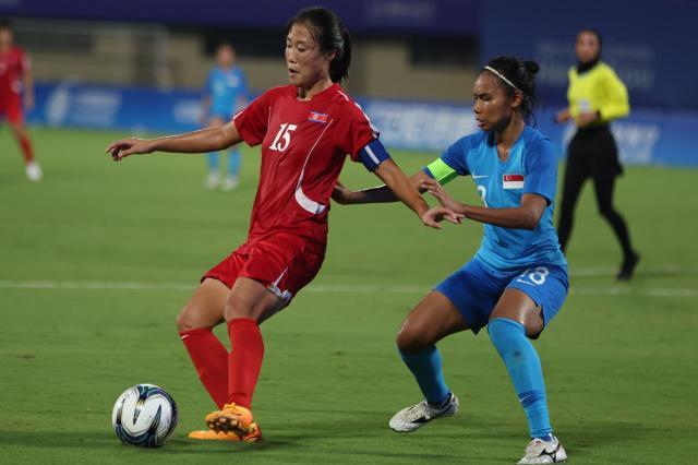 1698199502433028075.jpg 朝鲜女足队长15号魏正心落选令人意外.jpg